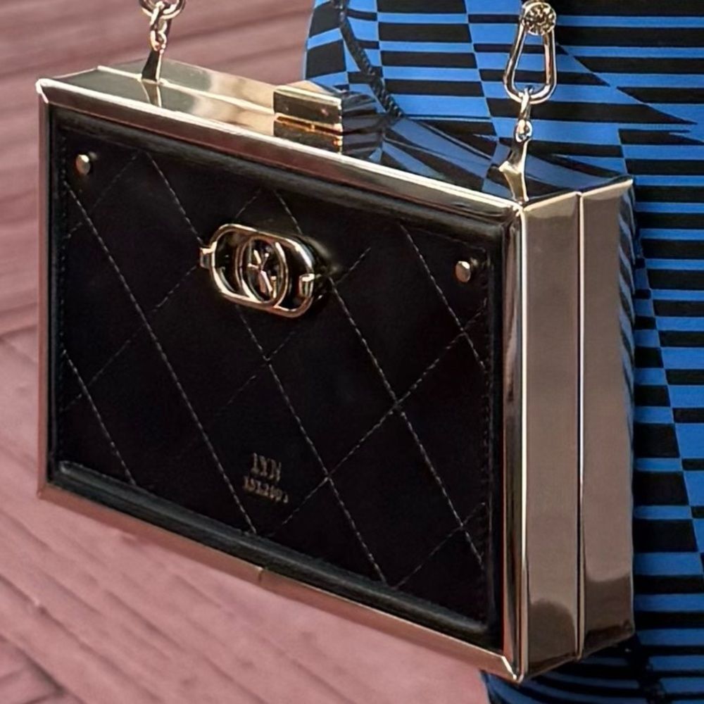 NWT LYN Black & Gold Quilted Box Clutch, Detachable Gold Chain, 7x4.5x1.5 in